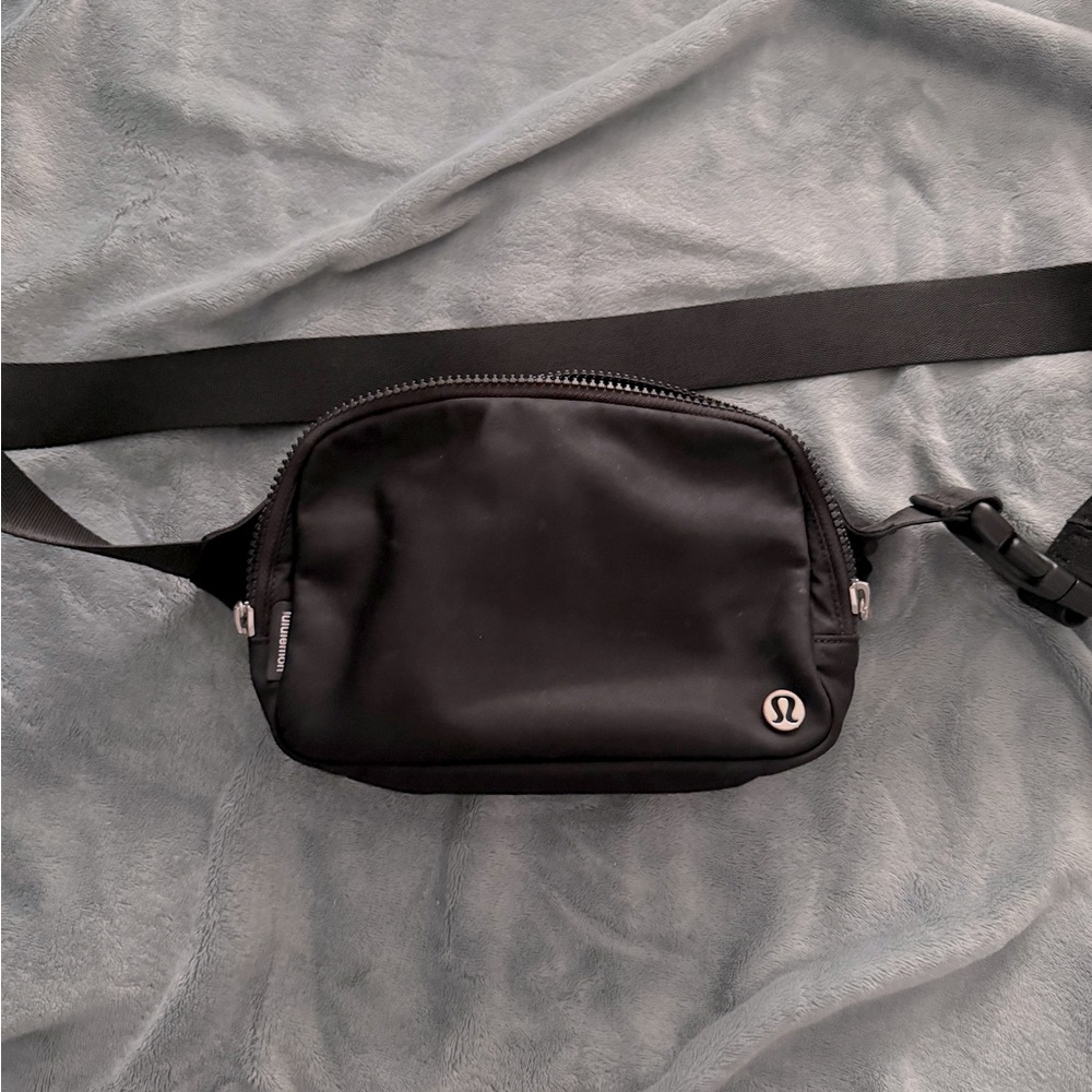 lululemon Everywhere Belt Bag Large 2L black